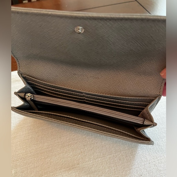 Michael Kors, gray leather flip open wallet, EXCELLENT CONDITION! - Picture 3 of 3